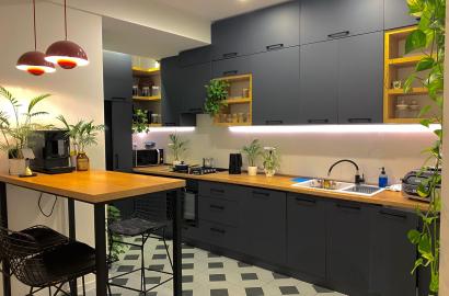 იყიდება ახალი გარემონტებული 5 ოთახიანი ბინა